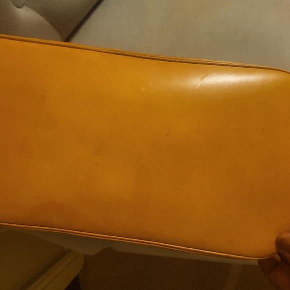 Louis Vuitton Handbag - Picture 9 of 10